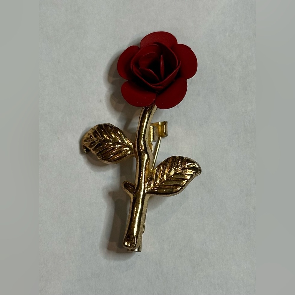 Vintage Flower Red Rose Leaf Brooch Pin Gold Tone Metal Costume Jewelry 1.75”
